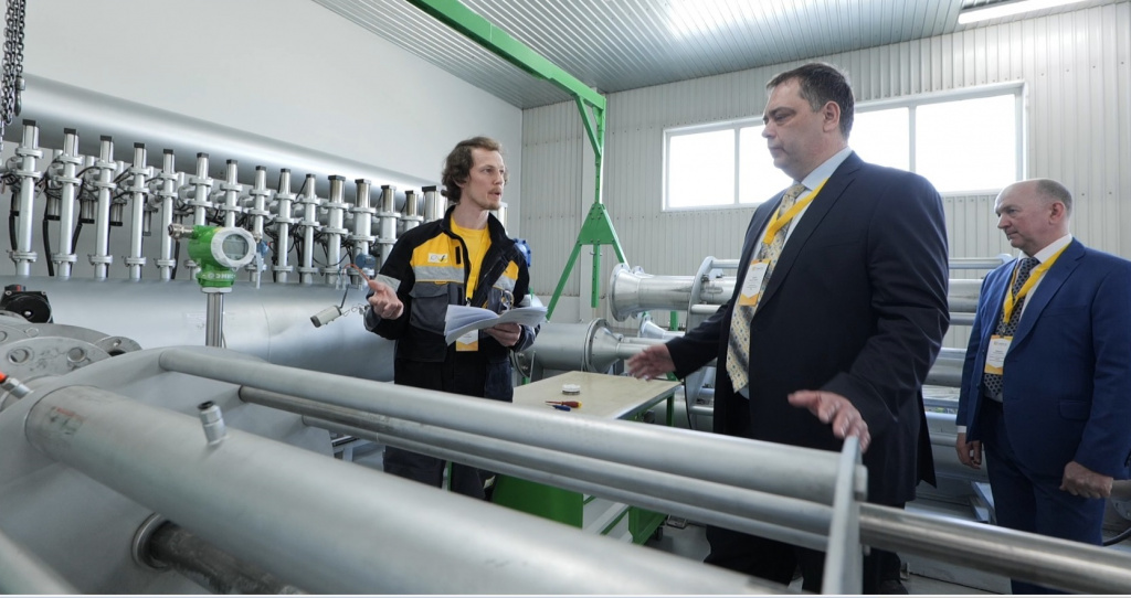 Свое мастерство конкурсанты демонстрировали на газовой поверочной установке - эталоне первого разряда «ЭМИС-МЕТРА 7200-500»