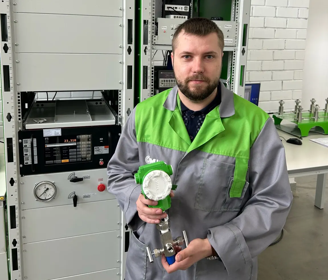 Руководитель проектов АО «ЭМИС» Дмитрий Анчин Руководитель проектов АО «ЭМИС» Дмитрий Анчин